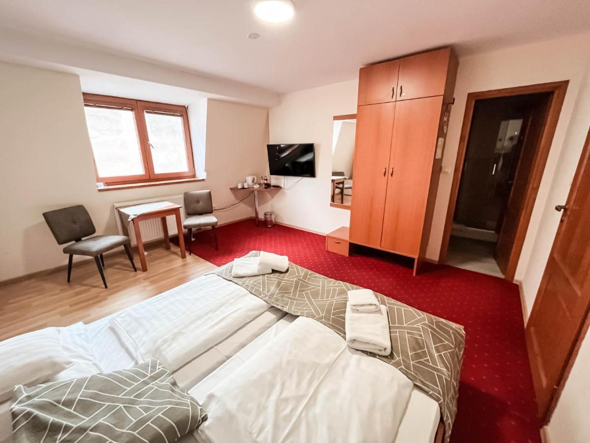 Penzion Tavel Prešov Buitenkant foto