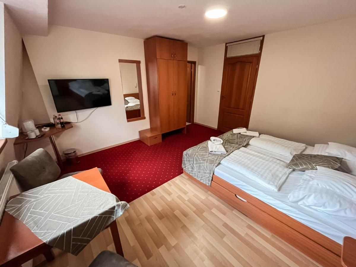 Penzion Tavel Prešov Buitenkant foto